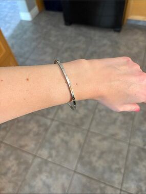 Classic Screw-Accent Bangle Bracelet